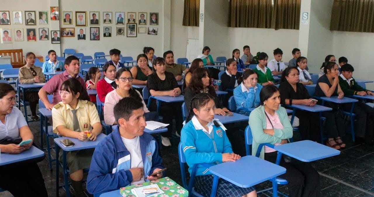 DRE Huánuco celebra el V Concurso de Disertación Ejercicio de la Ciudadanía 2025