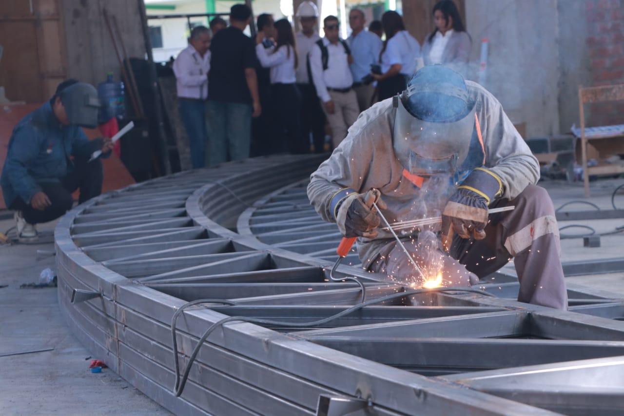 GOBERNADOR INSPECCIONA MEJORAMIENTO DE INSTALACIONES DE LA DRE PARA DESARROLLO DE JEGOS DEPORTIVOS