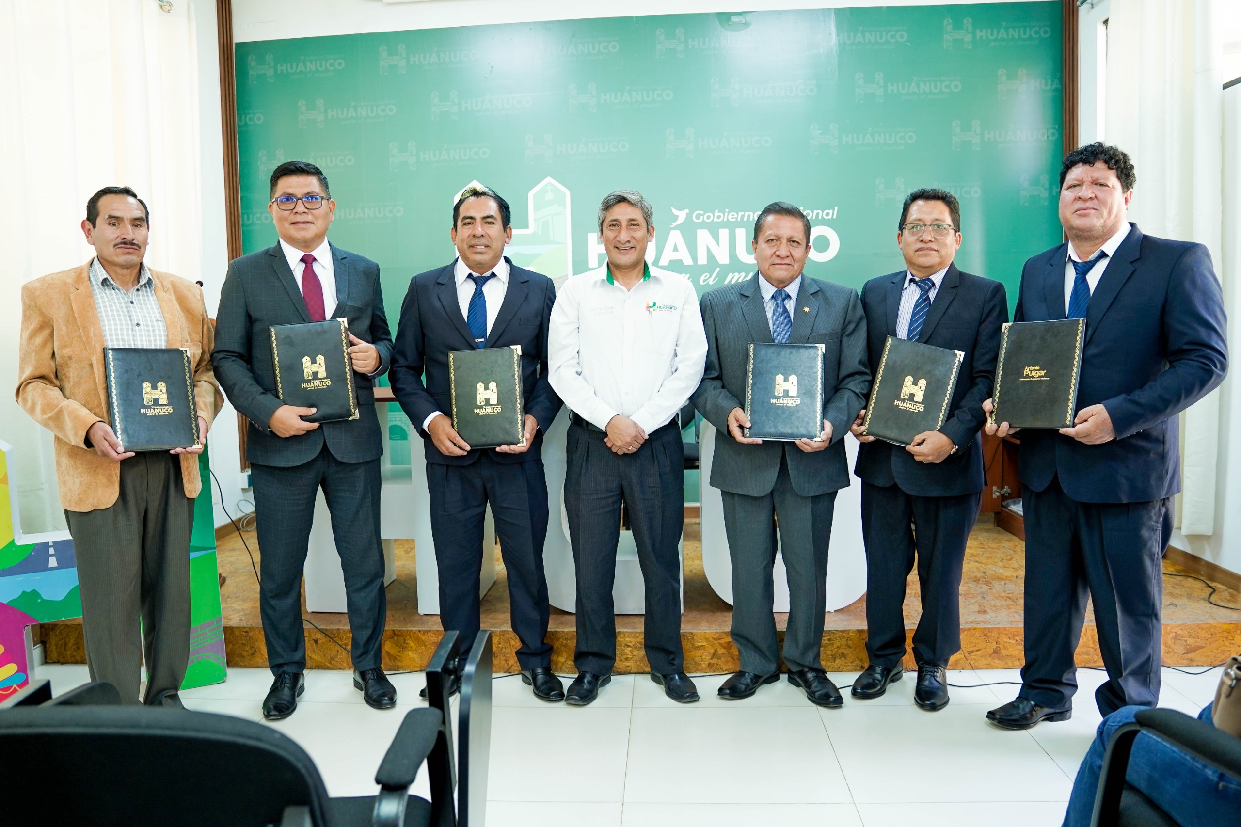 GOBIERNO REGIONAL DE HUÁNUCO OFICIALIZA DESIGNACIÓN DE SEIS DIRECTORES DE UGEL PARA EL PERIODO 2026–2030